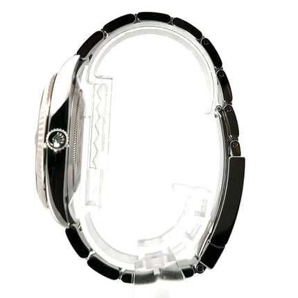 Rolex Datejust 41 Edelstahl Weißgold 126334 Seiteansicht mit poliertem Edelstahlgehäuse und Oysterarmband