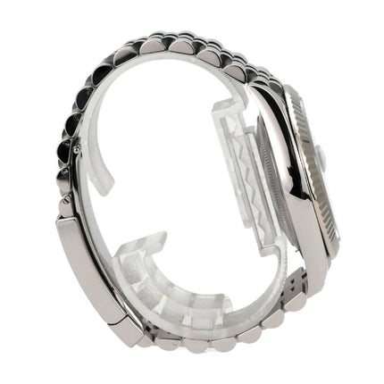 Seitenansicht der Rolex Datejust 41 mit Jubile-Band aus Edelstahl und Weißgold, zeigt präzise Verarbeitung und elegantes Design.