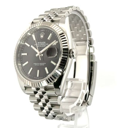 Rolex Datejust 41 Edelstahl Weißgold 126334 Schwarz Jubile-Band poliertes Gehäuse, 18kt Weißgold Lünette, schwarzes Zifferblatt aus 2020