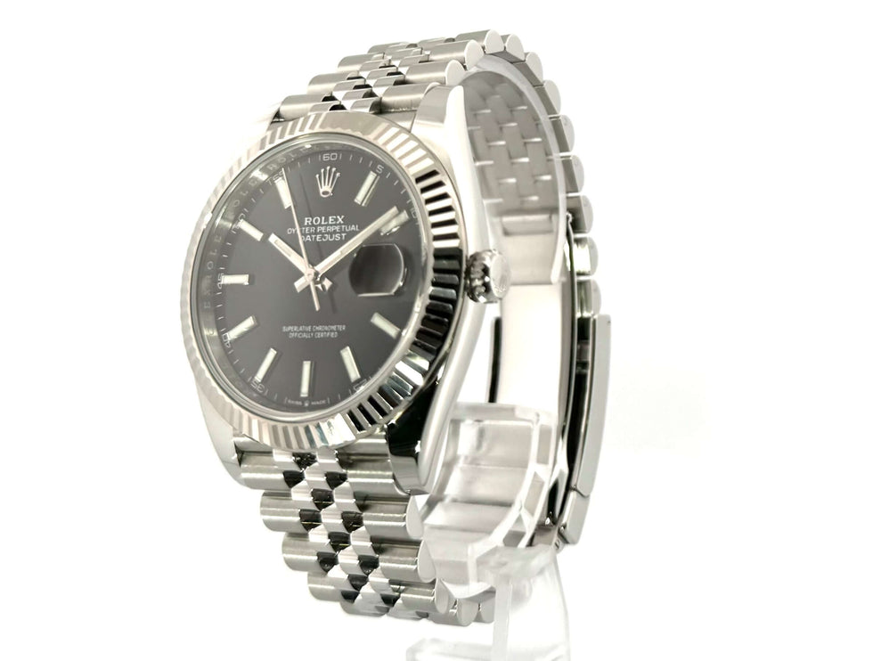 Rolex Datejust 41 Edelstahl Weißgold 126334 Schwarz Jubile-Band poliertes Gehäuse, 18kt Weißgold Lünette, schwarzes Zifferblatt aus 2020