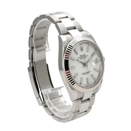 Rolex Datejust 41 Edelstahl Weißgold 126334 Weiß, poliertes Edelstahl-Uhrenarmband mit weißem Zifferblatt.