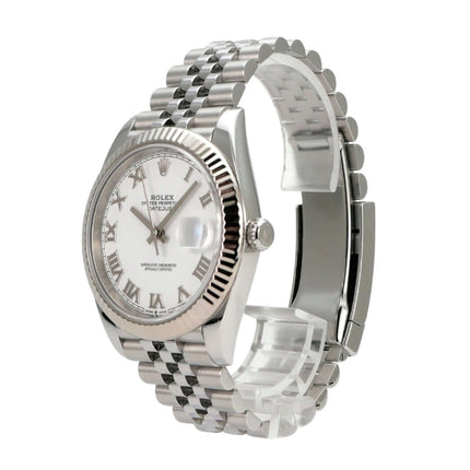 Rolex Datejust 41 Edelstahl Weißgold 126334 Weiß R Jubile-Band mit weißem Zifferblatt und römischen Ziffern.