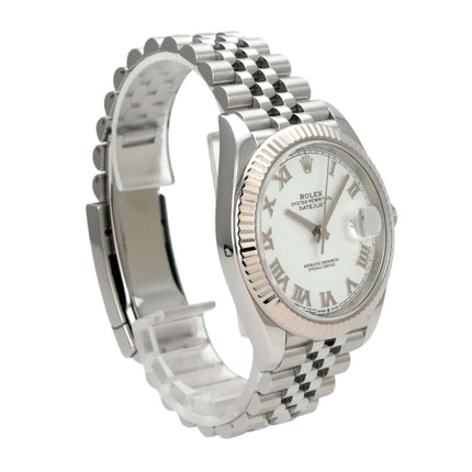 Rolex Datejust 41 Edelstahl Weißgold 126334 Weiß R Jubile-Band mit poliertem und satiniertem Gehäuse.