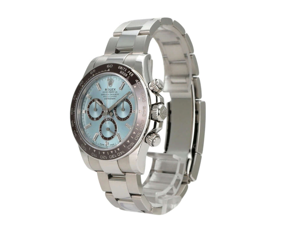 Rolex Daytona Platin 126506 Eisblau Diamant mit poliertem Platinarmband und Eisblauem Zifferblatt.