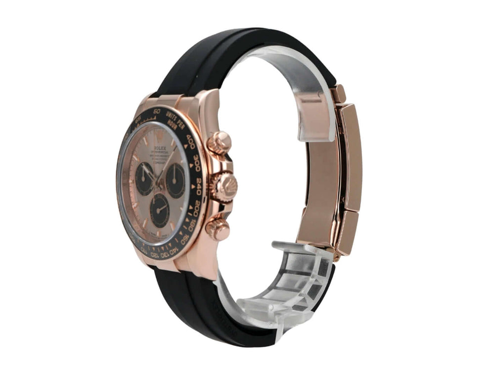 Rolex Daytona Everose-Gold 126515LN Sundust Oysterflex seitliche Ansicht der Uhr mit schwarzem Band.
