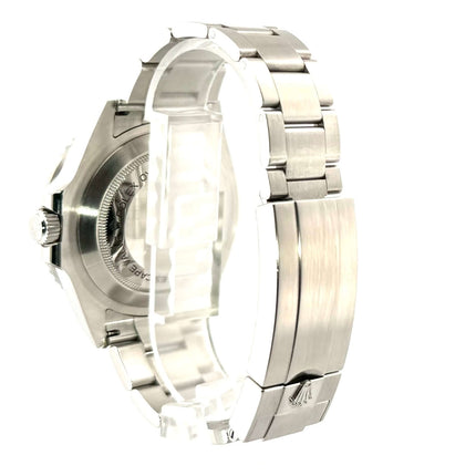 Rückansicht Rolex Sea-Dweller Ref. 126600 mit Edelstahlgehäuse und Oyster Armband