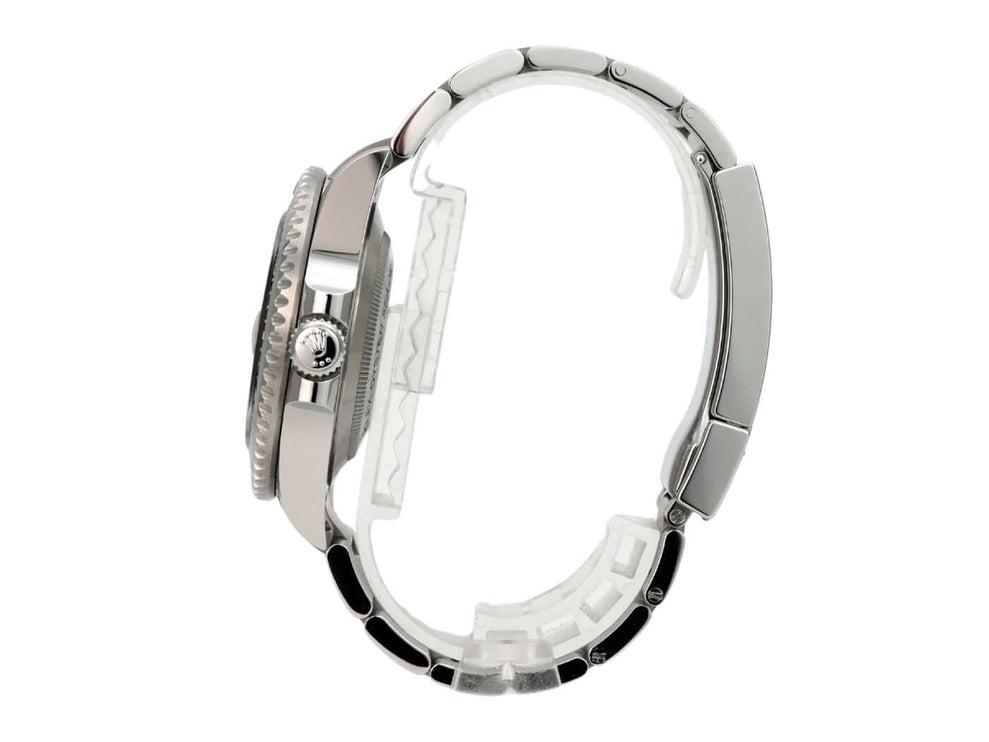 Rolex Sea-Dweller Ref. 126600, Edelstahlgehäuse 43 mm, Seitenansicht mit Oyster-Armband und Keramiklünette