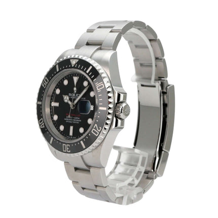 Rolex Sea-Dweller Ref. 126600, Edelstahl Uhr mit schwarzem Zifferblatt und drehbarer Lünette