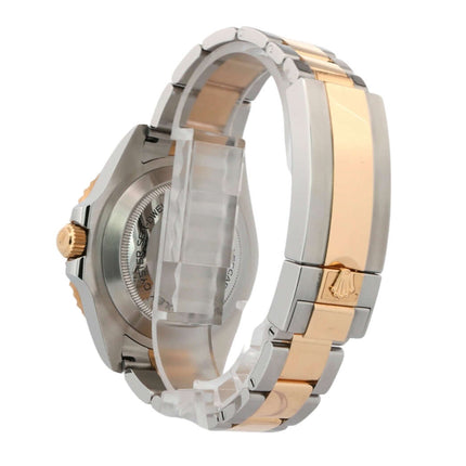 Rückseite des Rolex Sea-Dweller 4000 Ref. 126603, zeigt Edelstahl- und Gelbgoldarmband sowie Gehäuse in Edelstahl und Gelbgold.