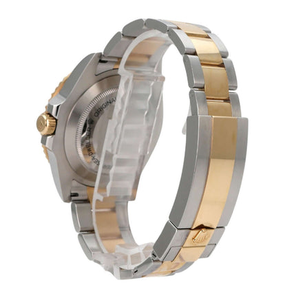Rolex Sea-Dweller 4000 Ref. 126603, detailansicht des Gehäuses und Armbands aus Edelstahl und Gelbgold.