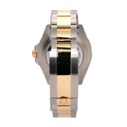 Rolex Sea-Dweller 4000 Ref. 126603 seitliche Ansicht des Edelstahls und Gelbgold Armbands.