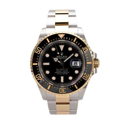 Rolex Sea-Dweller 4000 Ref. 126603 mit Edelstahl- und Gelbgold-Gehäuse, schwarzem Zifferblatt und Oyster-Armband.