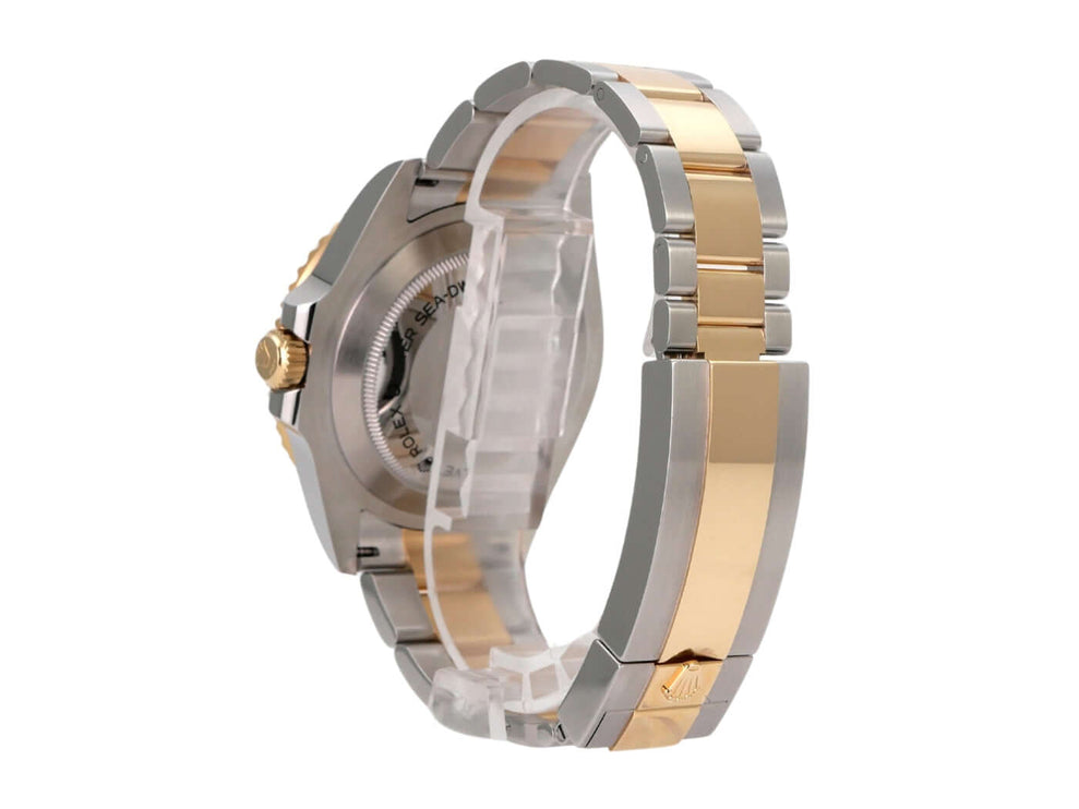 Rolex Sea-Dweller 4000 Ref. 126603 am Edelstahl/Gelbgold-Armband seitlich mit Sicherheitsfaltschließe.