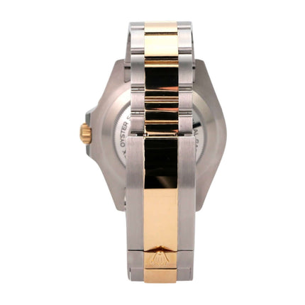 Rolex Sea-Dweller 4000 Ref. 126603: seitlicher Blick auf das Edelstahl/Gelbgold-Armband, sicher und elegant.