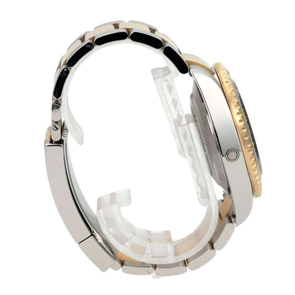 Rolex Sea-Dweller 4000 Ref. 126603 Edelstahl/Gelbgold, Seitenansicht mit schwarzer Keramiklünette und Oyster-Armband
