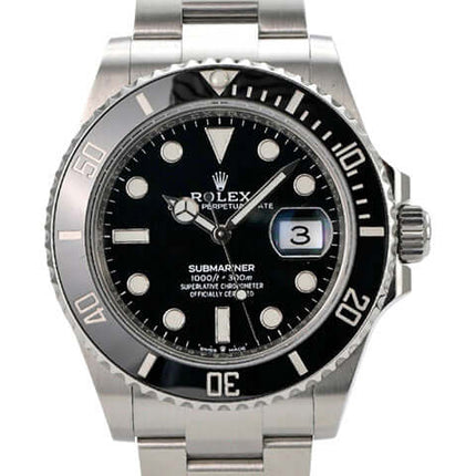 Rolex Submariner Date 126610LN mit Edelstahlgehäuse und schwarzem Zifferblatt für Tauchen und Sport.
