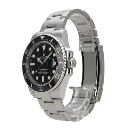 Rolex Submariner Date 126610LN, Edelstahlgehäuse, schwarzes Zifferblatt, drehbare Lünette mit Keramikeinlage.