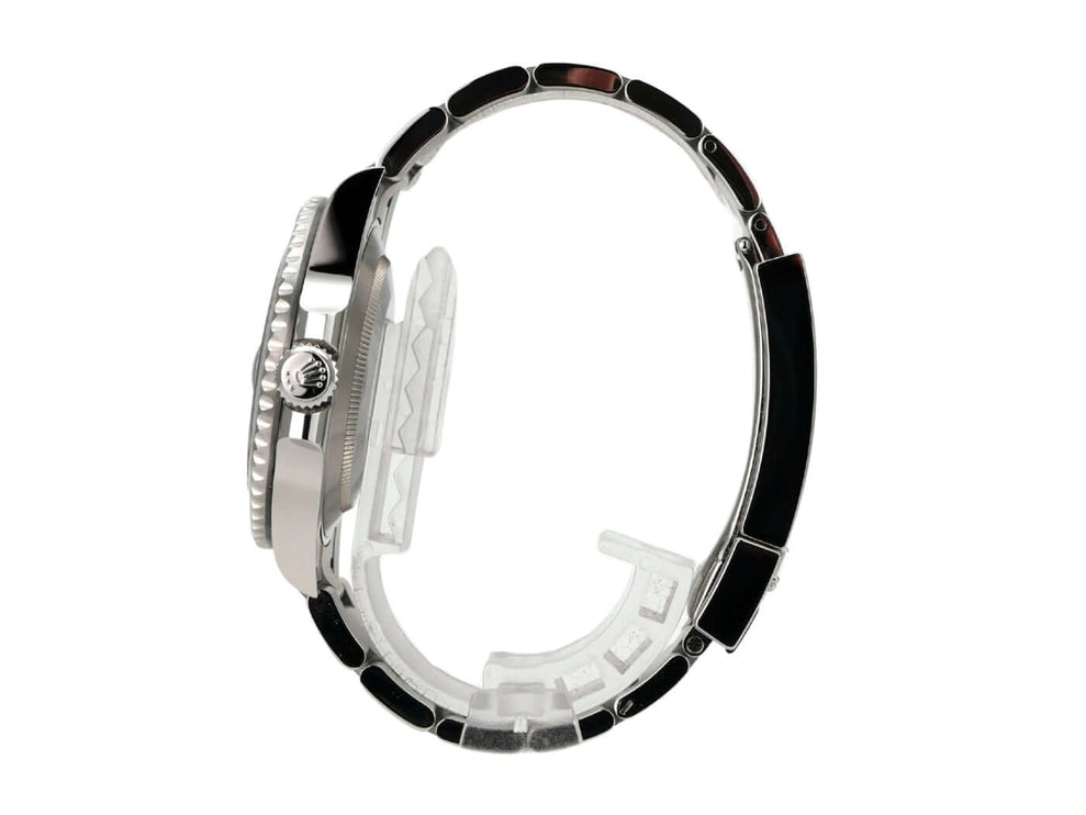 Rolex Submariner Date 126610LN Seitensicht des Gehäuses und Armbands aus Edelstahl und Keramik.