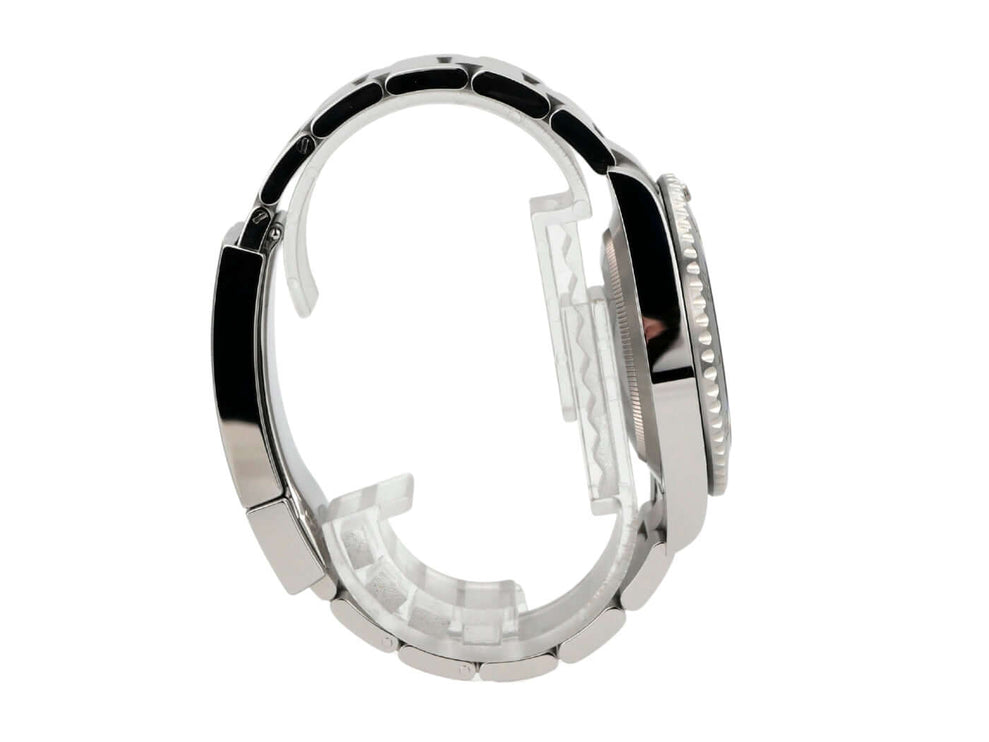 Rolex Submariner Date 126610LN Edelstahlarmband und Gehäuse von der Seite