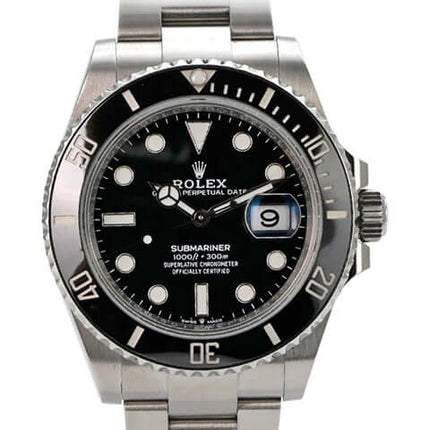 Rolex Submariner Date 126610LN mit schwarzem Zifferblatt, Oyster-Armband und schwenkbarer Lünette aus Edelstahl.
