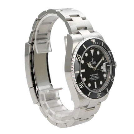 Rolex Submariner Date 126610LN aus Edelstahl mit schwarzem Zifferblatt, Keramiklünette und Oyster-Armband