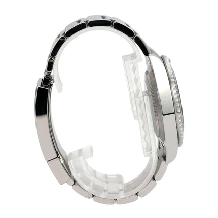 Rolex Submariner Date 126610LN seitliche Ansicht mit poliertem und satiniertem Edelstahlarmband.