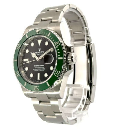 Rolex Submariner Date Edelstahl 126610LV aus 2020 mit schwarzem Zifferblatt und grüner Keramiklünette.