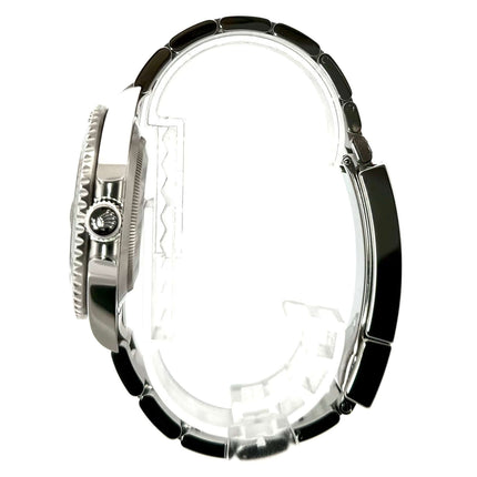 Seitenansicht Rolex Submariner Date Edelstahl 126610LV mit poliertem und satiniertem Edelstahlgehäuse und Oyster Armband