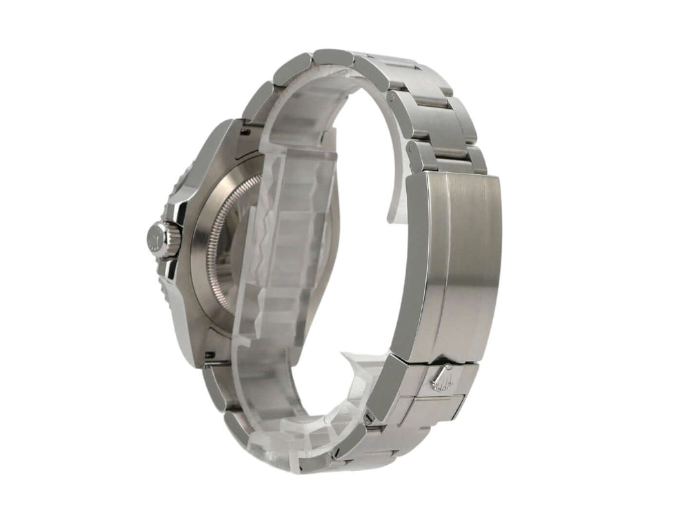 Seitenansicht der Rolex Submariner Date Edelstahl 126610LV mit Oyster Armband und Sicherheitsfaltschließe.