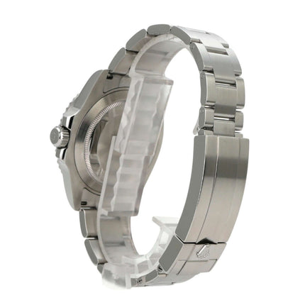 Rolex Submariner Date Edelstahl 126610LV Detailansicht des Armbands und Gehäuses von der Seite.