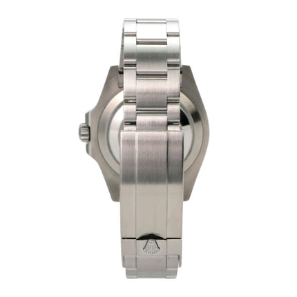 Rolex Submariner Date Edelstahl 126610LV seitliche Ansicht des Edelstahlarmbands und Gehäuses.