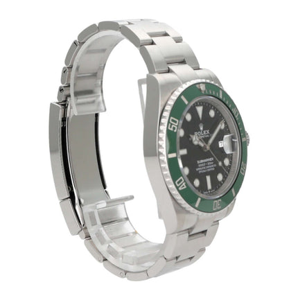 Rolex Submariner Date Edelstahl 126610LV mit grünem Keramikeinschub und schwarzem Zifferblatt, seitliche Ansicht.