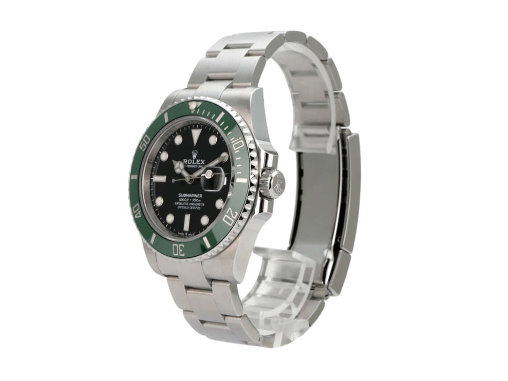 Rolex Submariner Date Edelstahl 126610LV mit schwarzem Zifferblatt und grüner Keramikeinlage, Edelstahlarmband im Fokus.