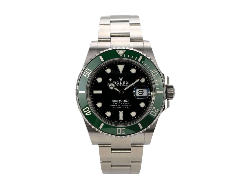 Rolex Submariner Date 126610LV in Edelstahl mit grünem Keramikrand und schwarzem Zifferblatt. Wasserfest und elegant.