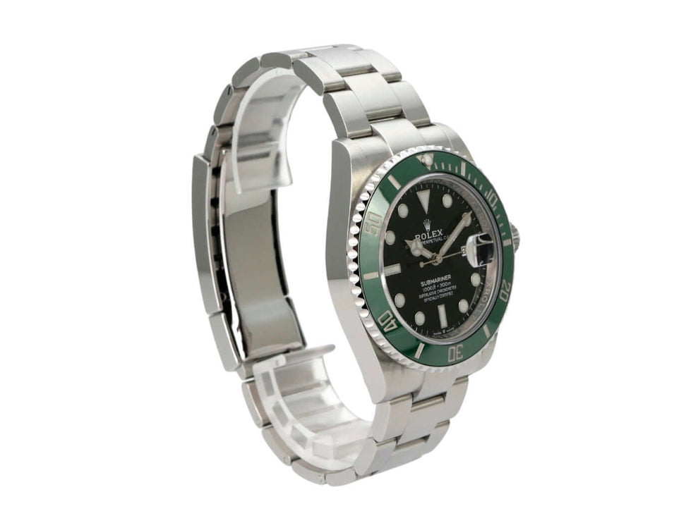 Rolex Submariner Date Edelstahl Ref. 126610LV mit grünem Keramikinsert und schwarzem Zifferblatt.