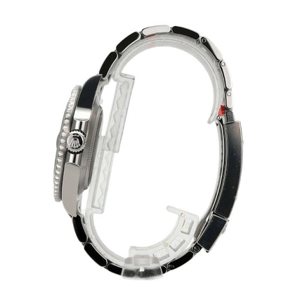 Rolex Submariner Date 126610LV seitliche Ansicht, Edelstahlarmband mit Sicherheitsfaltschließe.