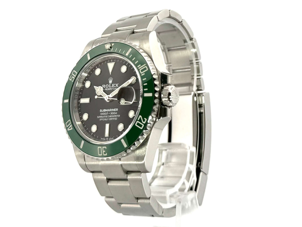 Rolex Submariner Date 126610LV Edelstahl, grüner Keramik Lünette, schwarzes Zifferblatt, Automatikwerk, poliertes und satiniertes Edelstahlarmband.