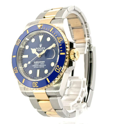 Rolex Submariner Date 41 Edelstahl Gelbgold 126613LB, blaues Zifferblatt, poliertes und satiniertes Edelstahlgehäuse, 18 Karat Gelbgold Lünette.