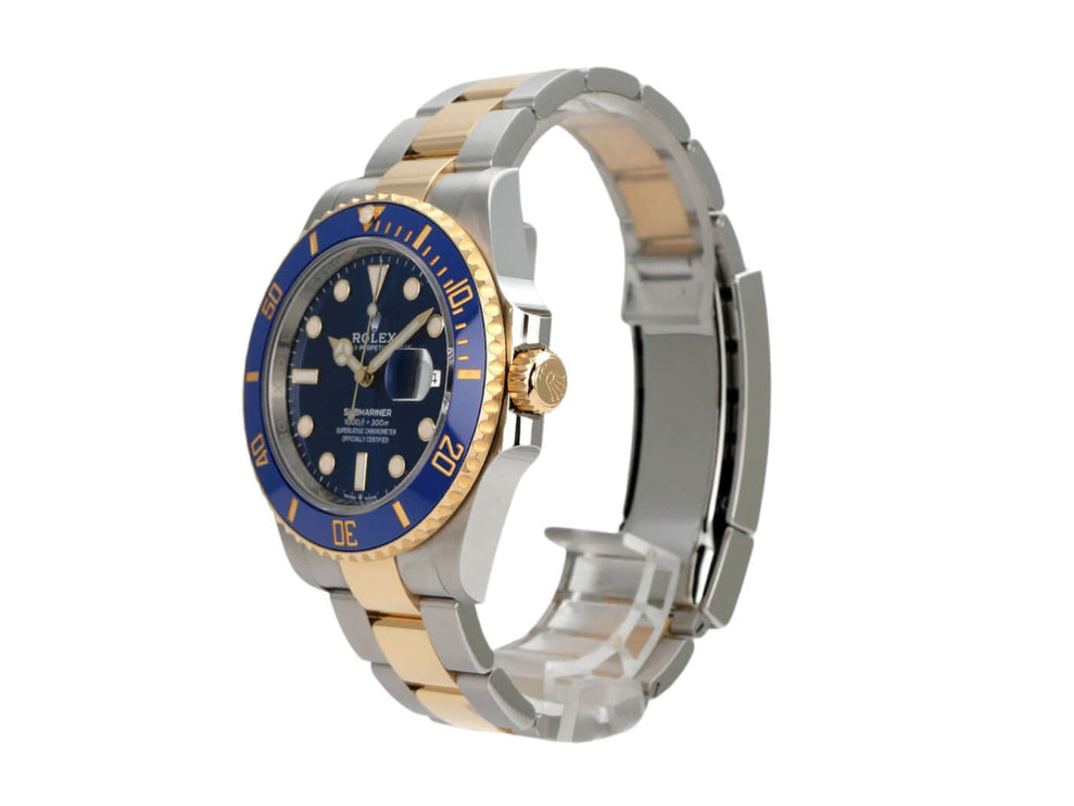 Rolex Submariner Date 41 Edelstahl/Gelbgold 126613LB mit blauem Zifferblatt und drehbarer Lünette.
