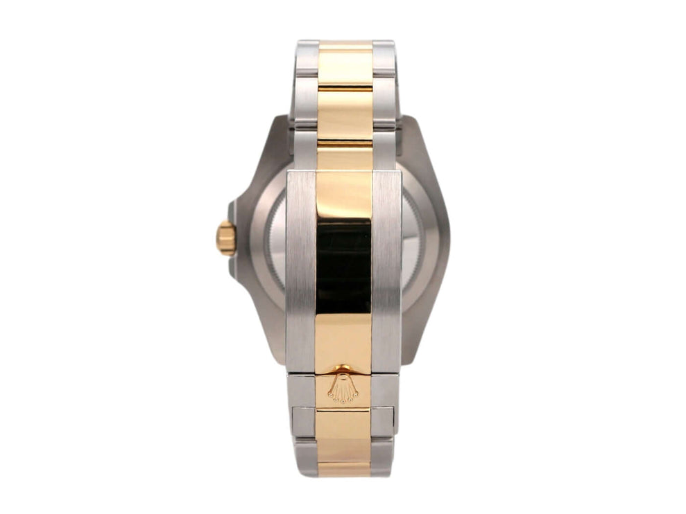 Detailansicht der Rolex Submariner Date 41 Edelstahl und Gelbgold, Ref. 126613LB, mit poliertem Armband.