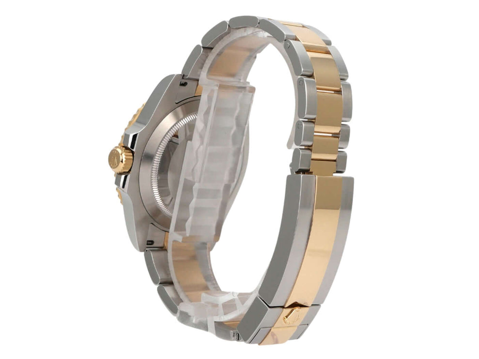 Rolex Submariner Date 41 Edelstahl Gelbgold 126613LB seitliche Ansicht des Armbands aus Edelstahl und Gelbgold