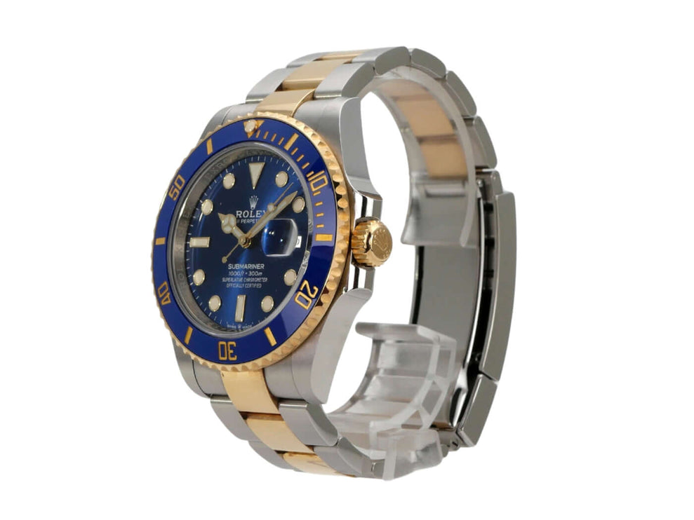 Rolex Submariner Date 41 Edelstahl Gelbgold 126613LB mit blauem Zifferblatt und drehbarer Lünette aus 18 Karat Gelbgold.