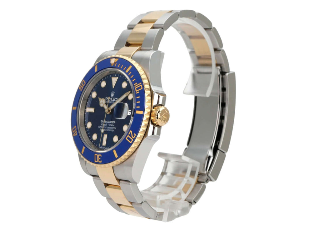 Rolex Submariner Date 41 Edelstahl Gelbgold 126613LB mit blauem Zifferblatt und 18 Karat Gelbgold Lünette.