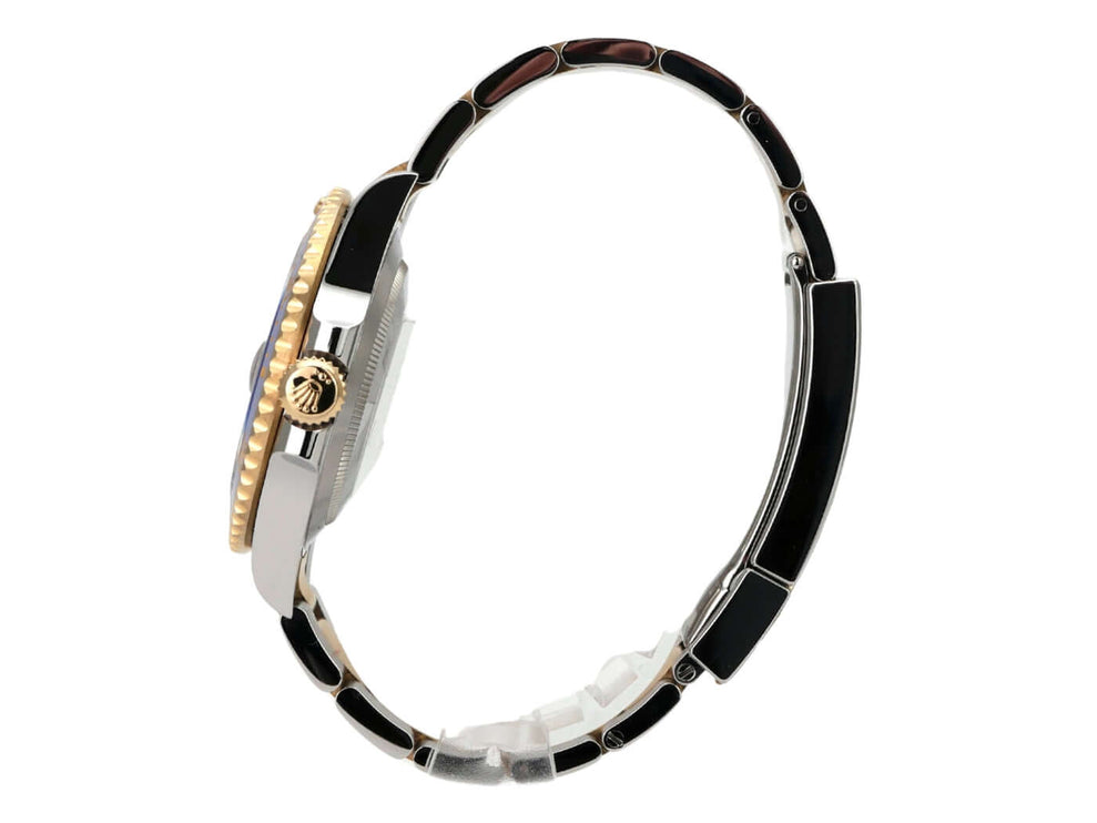 Rolex Submariner Date 41 Edelstahl Gelbgold 126613LB seitliche Ansicht mit Edelstahl- und Gelbgold-Armband.