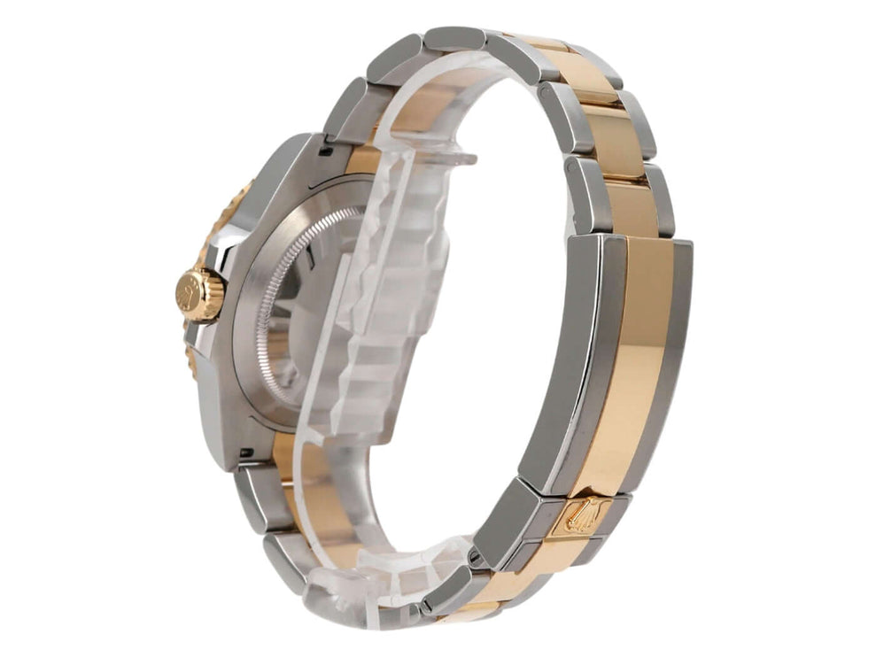 Rolex Submariner Date 41 Edelstahl Gelbgold 126613LB seitliche Ansicht des Armbands aus Edelstahl und Gelbgold.