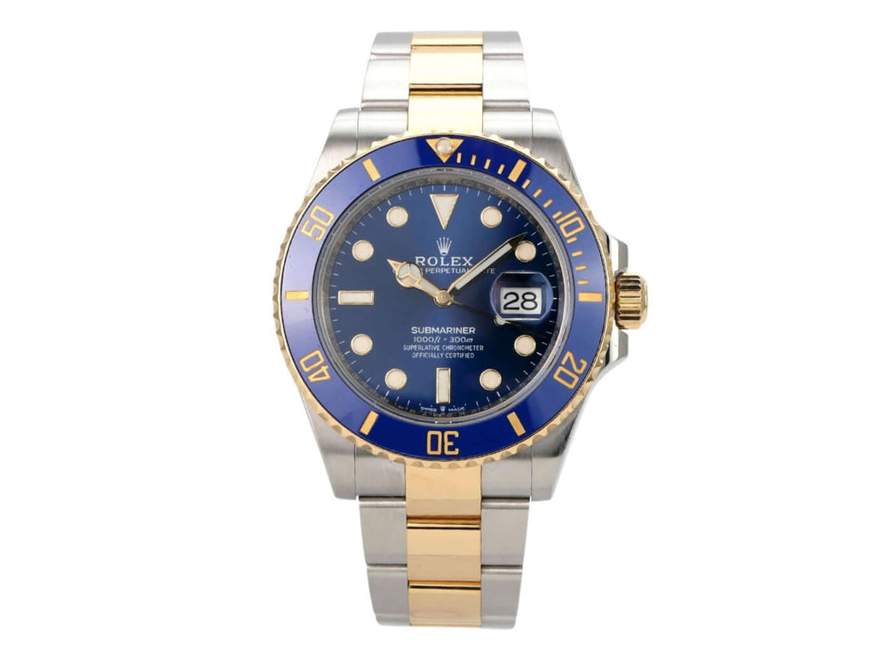 Rolex Submariner Date 41 Edelstahl Gelbgold 126613LB mit blauem Zifferblatt und drehbarer Lünette.