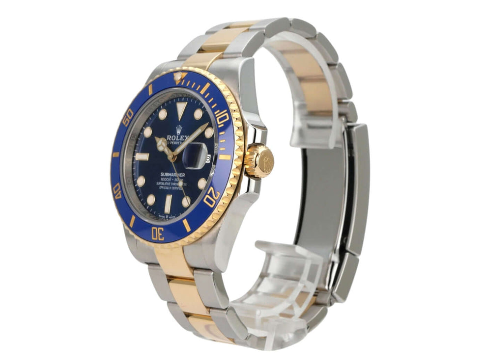 Rolex Submariner Date 41 Edelstahl Gelbgold 126613LB Seitensicht mit blauem Zifferblatt und goldener Lünette
