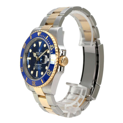 Rolex Submariner Date 41 Edelstahl Gelbgold 126613LB mit blauem Zifferblatt und 18 Karat Gelbgold-Lünette.