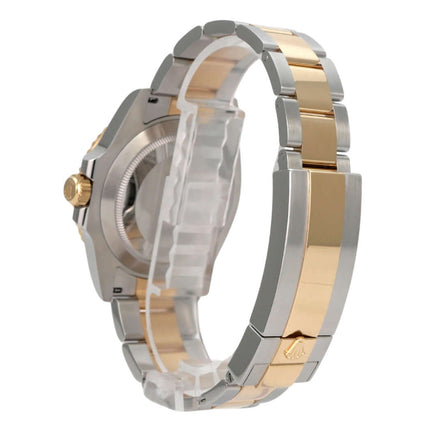 Rolex Submariner Date 41 Edelstahl Gelbgold 126613LB seitliche Ansicht des Edelstahl- und Gelbgold-Armbands.