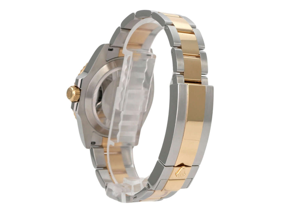 Rolex Submariner Date 41 Edelstahl Gelbgold 126613LB seitliche Ansicht des Edelstahl- und Gelbgold-Armbands.